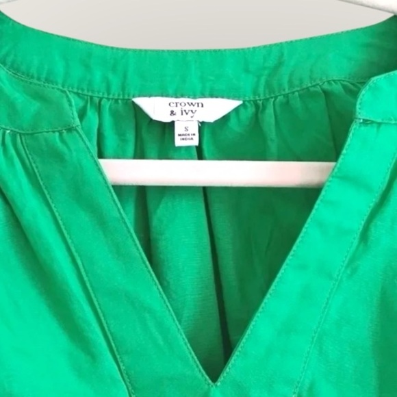 Crown & Ivy Green Embroidered Top Small Boho Tunic Floral Scalloped Hem - Picture 5 of 7